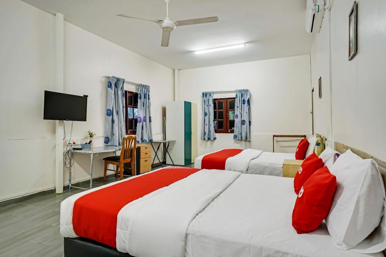Oyo 90462 Padang Besar Green Inn Екстериор снимка